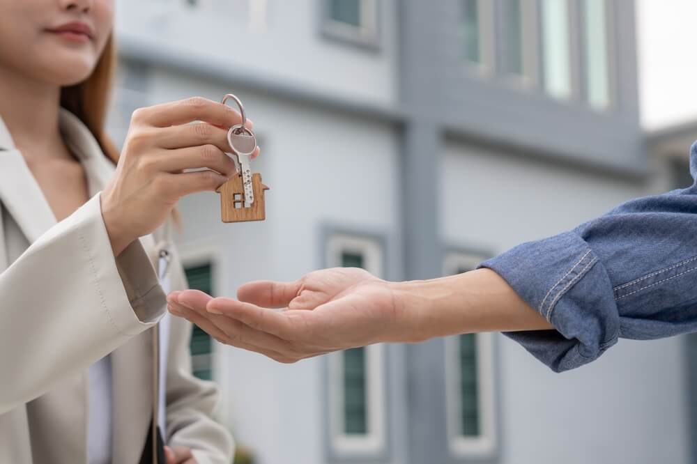 Airbnb management cost Los Angeles